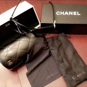 Chanel Sunglasses black with white bows